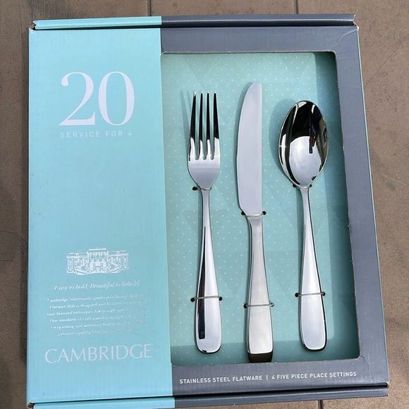 20 pc Silverware Flatware Set - Picture 1 of 9